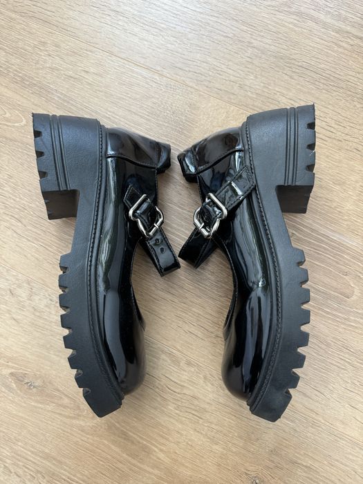 Туфлі лакові р.36-36,5