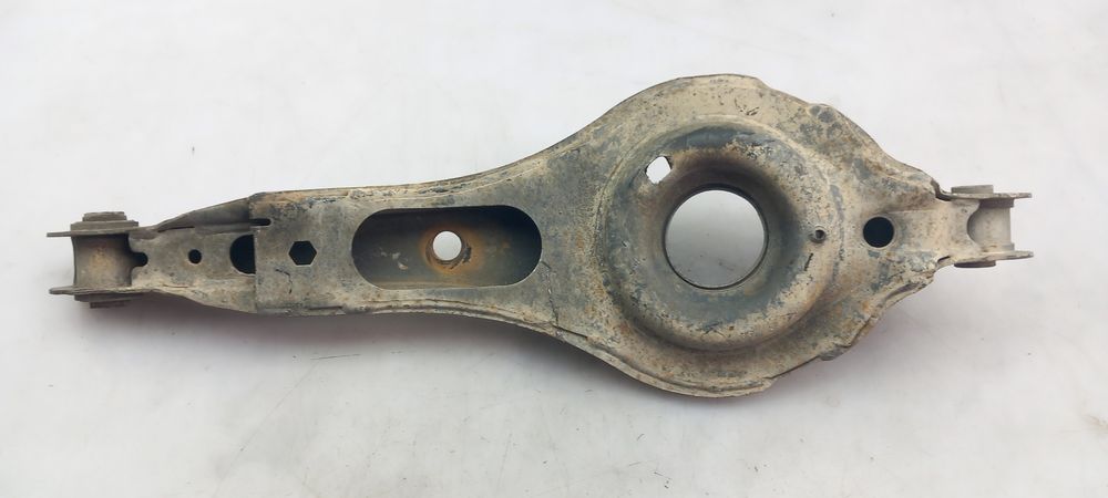Braço de suspensão trás direito FORD Focus II (DA_)