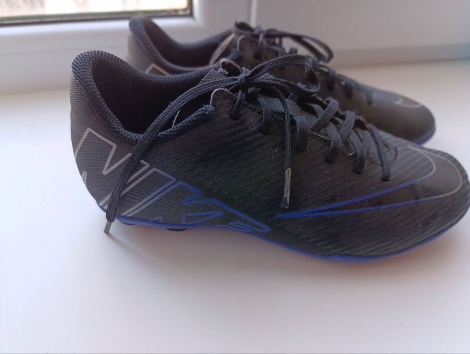 Футбольные бутсы