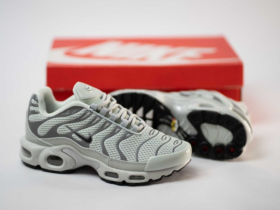 Женские кроссовки Nike Air Max TN (8 цветов) 36-41 размеры