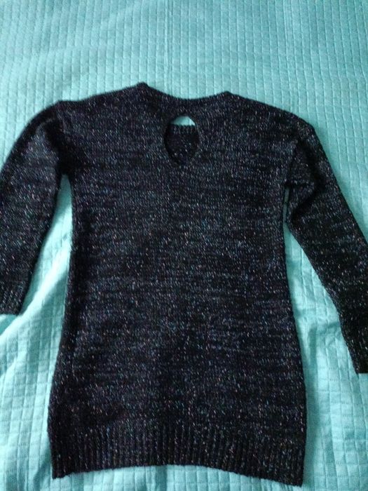 Czarny długi sweter