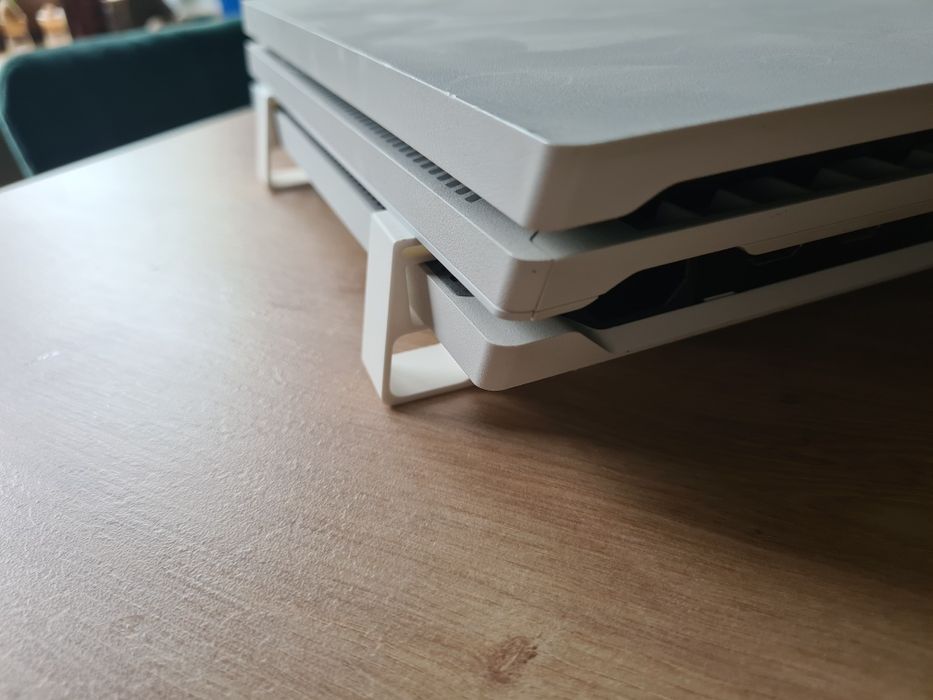 Stopki, uchwyty do ps4