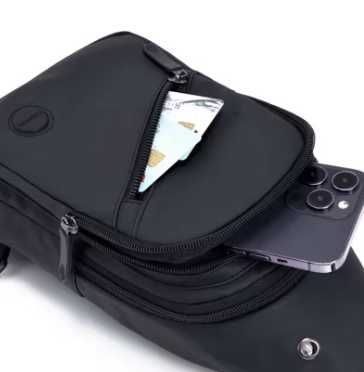 Bolsa/ Mala tiracolo Preta Impermeável