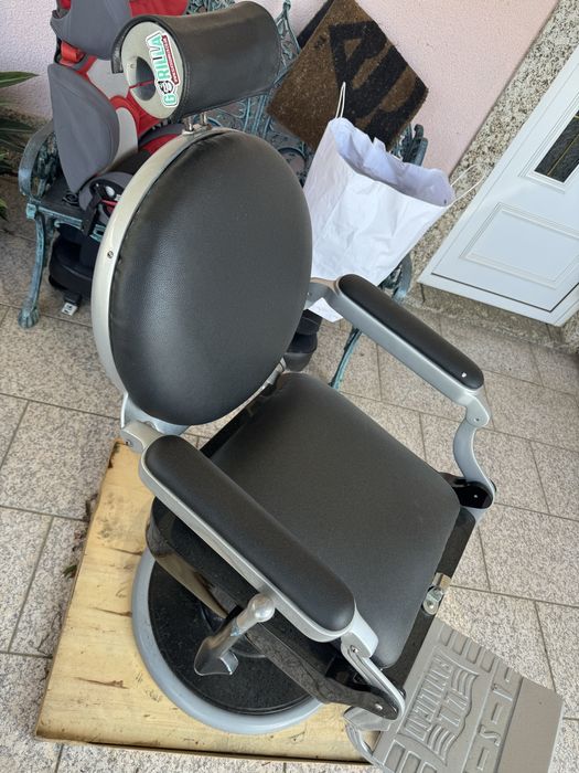 Cadeira de barbeiro antiga com hidraulico