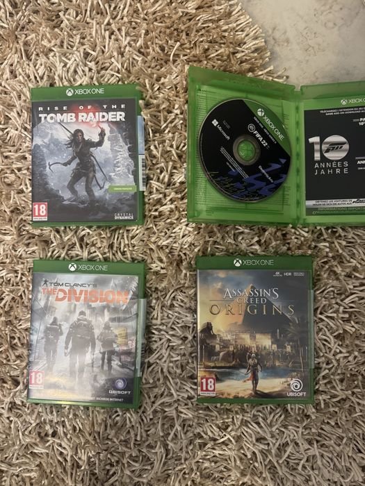 Xbox One 500GB + 2 Comandos Originais + 4 Jogos