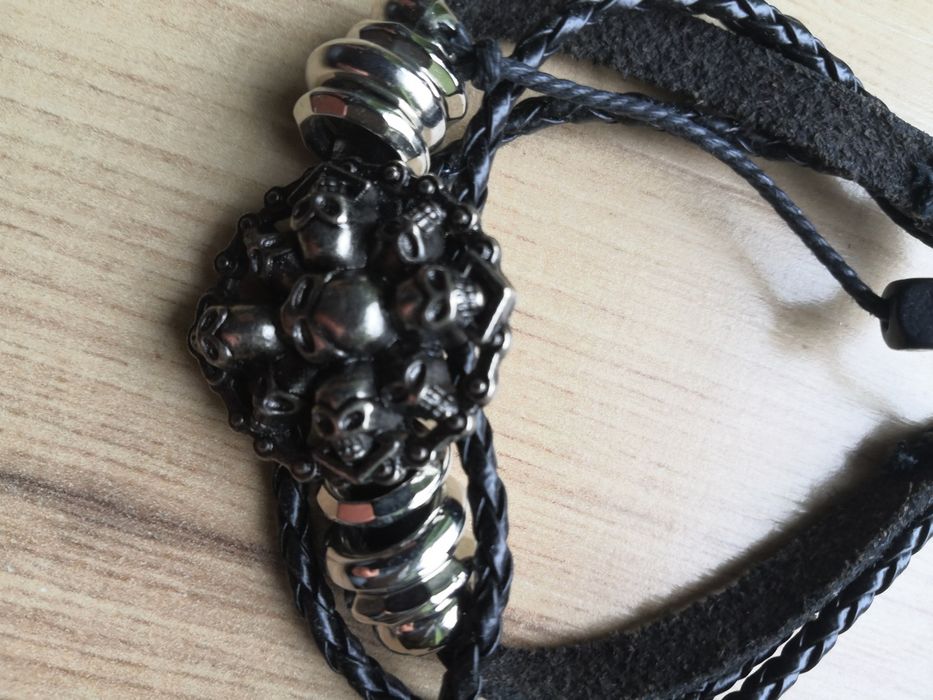 Bransoletka z czaszkami