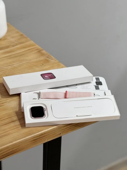 Apple Watch 9 41mm Pink New Open-Box