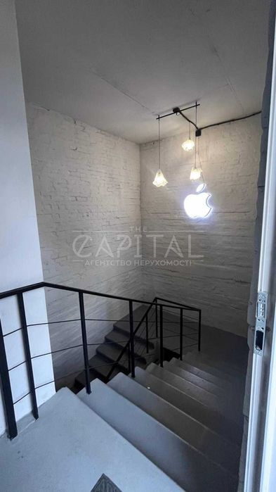 Продаж Комерційне приміщення вільного призначення — 205,4 м², цоколь