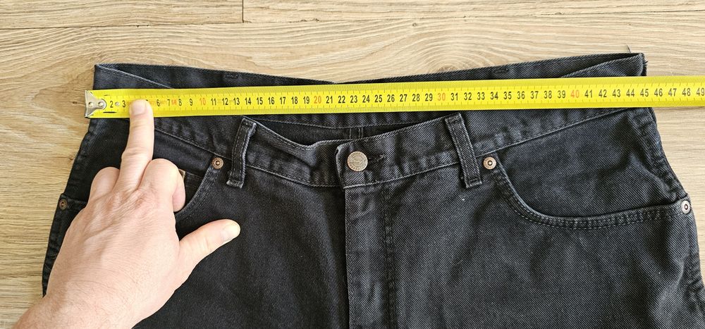 Wrangler spodnie męskie dżinsowe rozmiar W37 L30 używane