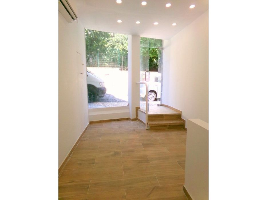 Loja com Rendimento - Areeiro - Rentabilidade de 9%