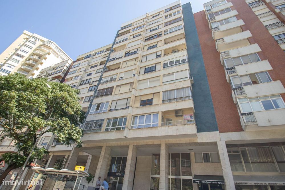 Apartamento T4 - Algés