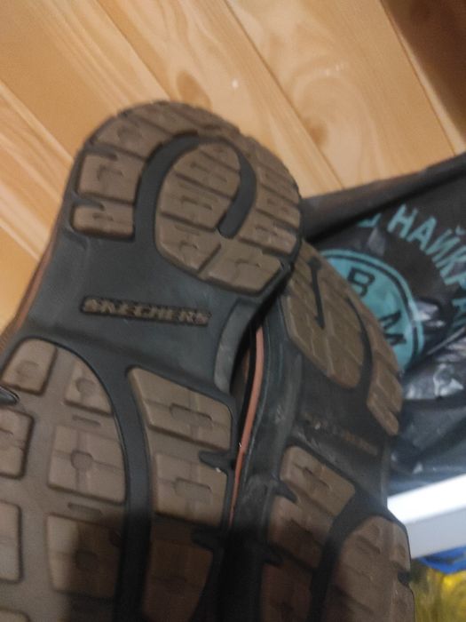 Ботинки зимние 43р кожа Skechers.