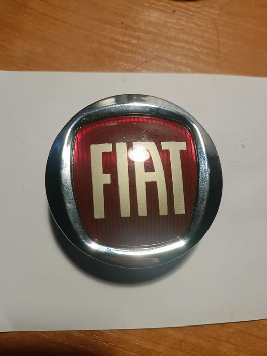 znaczek fiat plus nakretki na wentylki