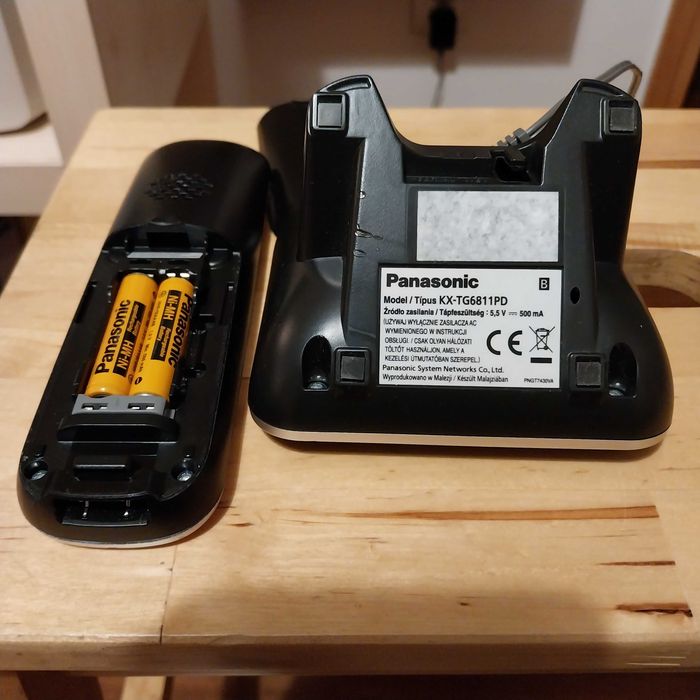Telefon Panasonic model KX TG 6811 PD