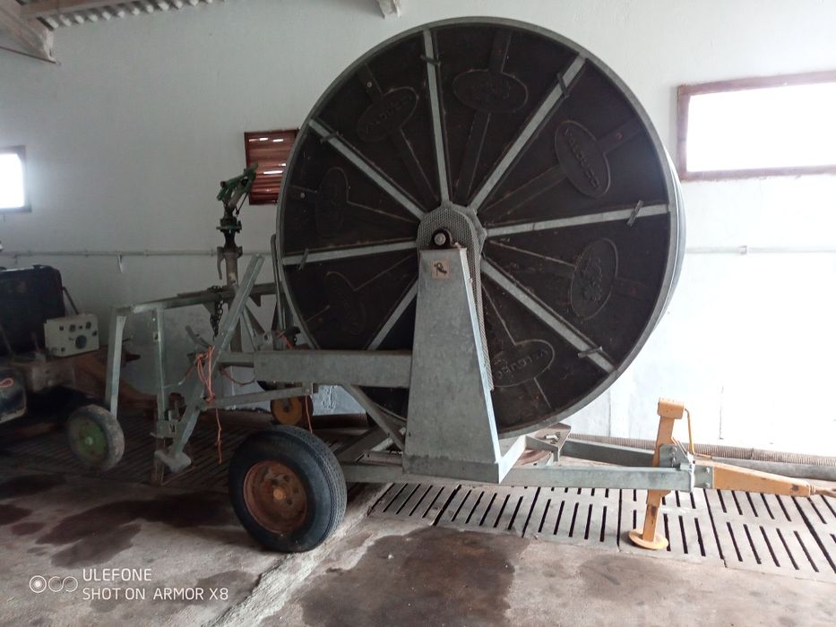 Rolo com canhão de rega e bomba de tirar água