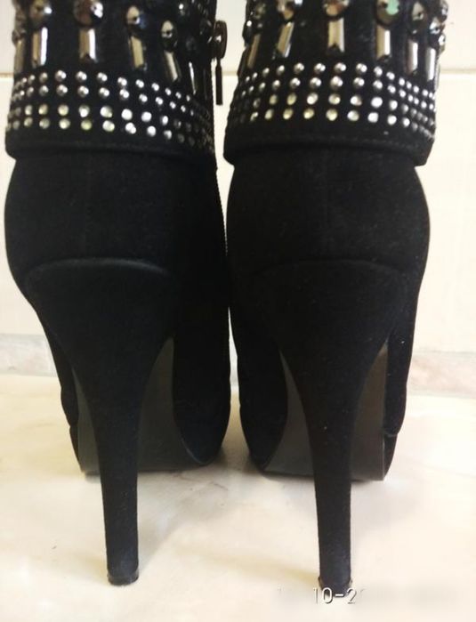 Ботильйони на шпильці, 35 розмір