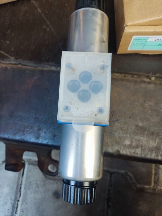 Rozdzielacz hydrauliczny