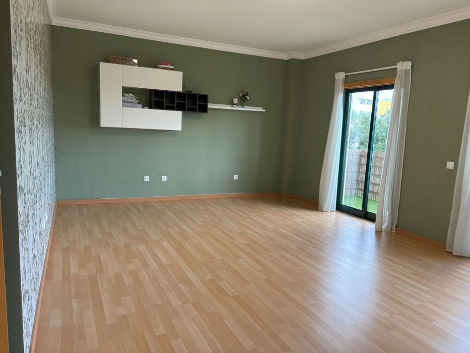 Apartamento T2 no 1°andar com elevador