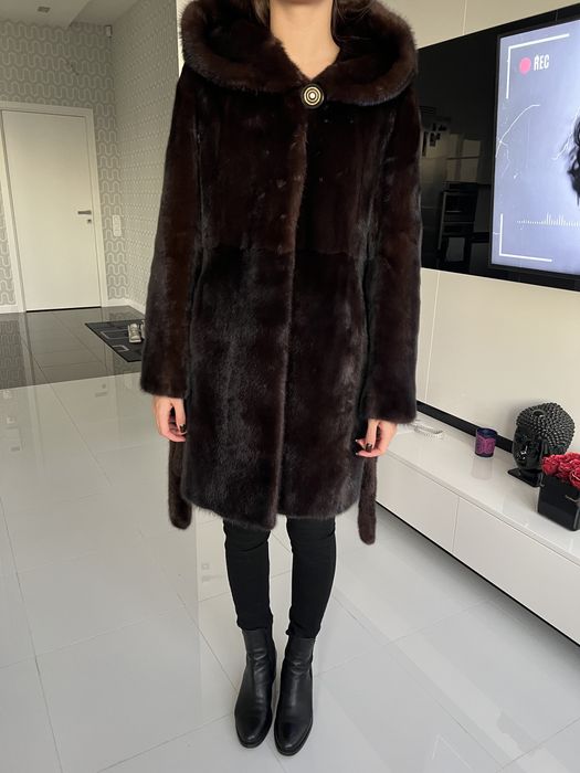 Шуба норкова Amato / Black Nafa с капюшоном