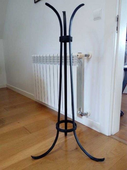 Pedestal em ferro forjado