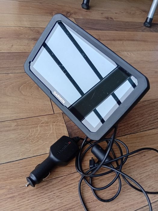 Навігатор для вантажівок (фур) Garmin Dezl 770 LM