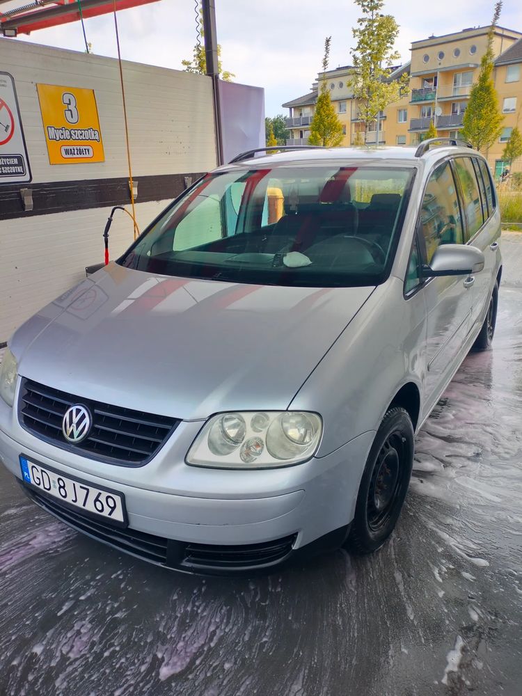 Volkswagen Touran 1.6 Basis