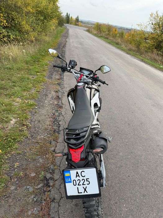Продам мотоцикл лонсінг 300