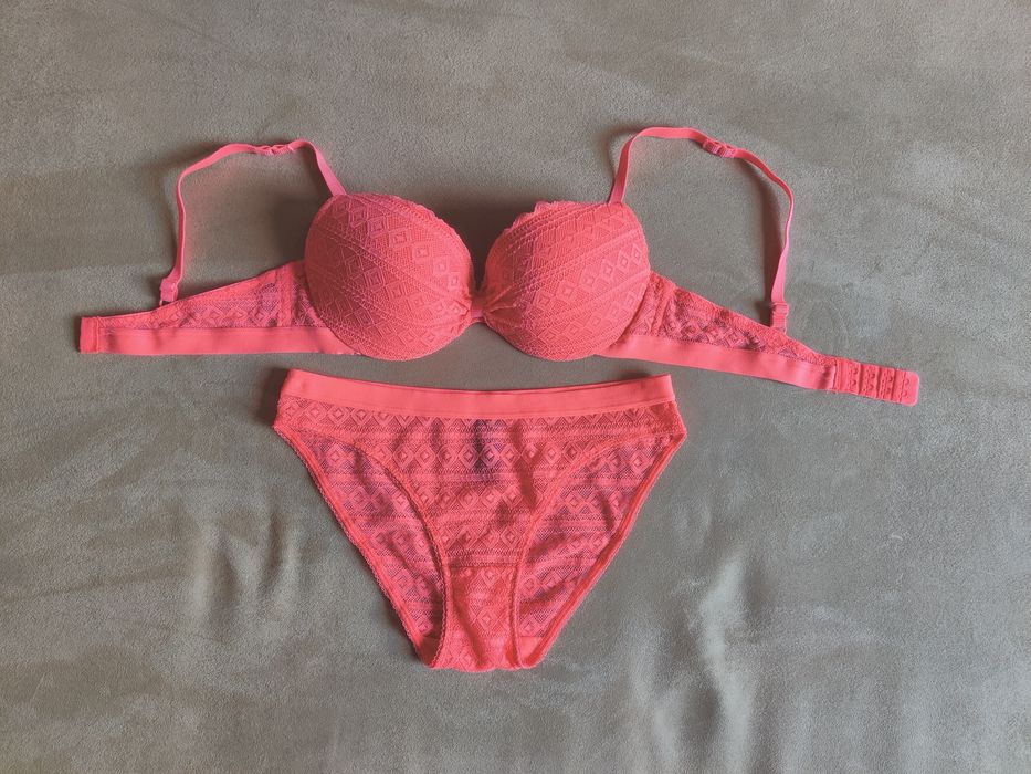 Komplet bielizny marki Reserved - rozmiar 75A oraz S