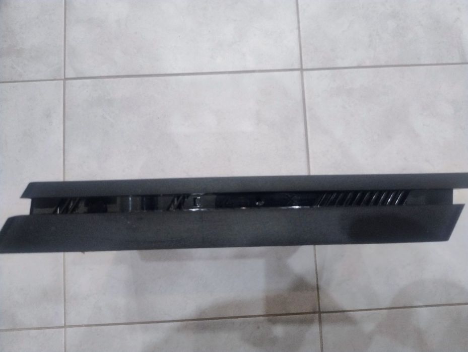 Ps 4 slim CUH-2016B