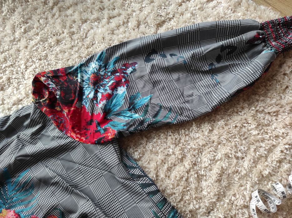 Bluzka folk z mega bufiastymi rękawami święta