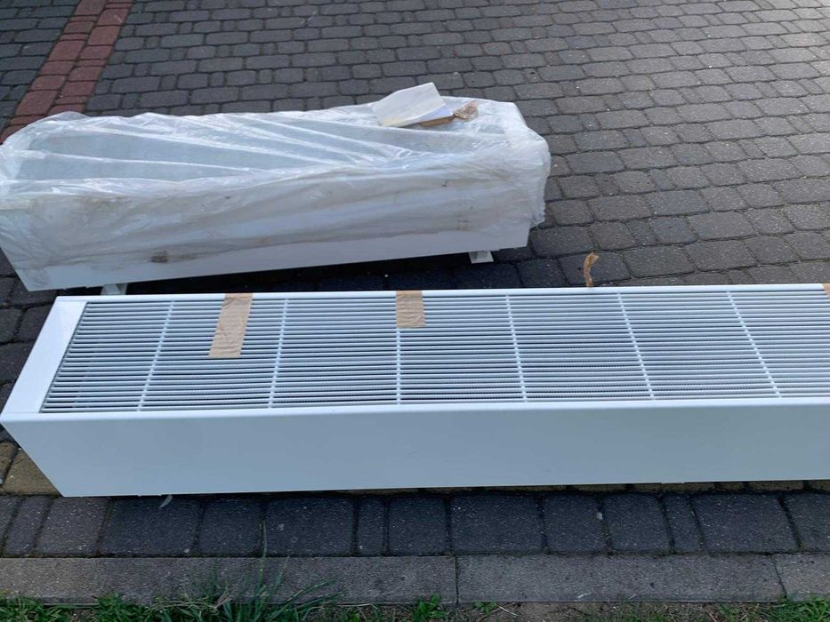 Grzejniki konwektorowe Kermi dł. 220 i 120cm z nowego lokalu