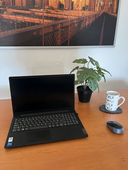 Lenovo V15 | i5 12ª geração | 16GB RAM (2x8GB) 3200Mz | Intel Iris Xe | 250GB SSD