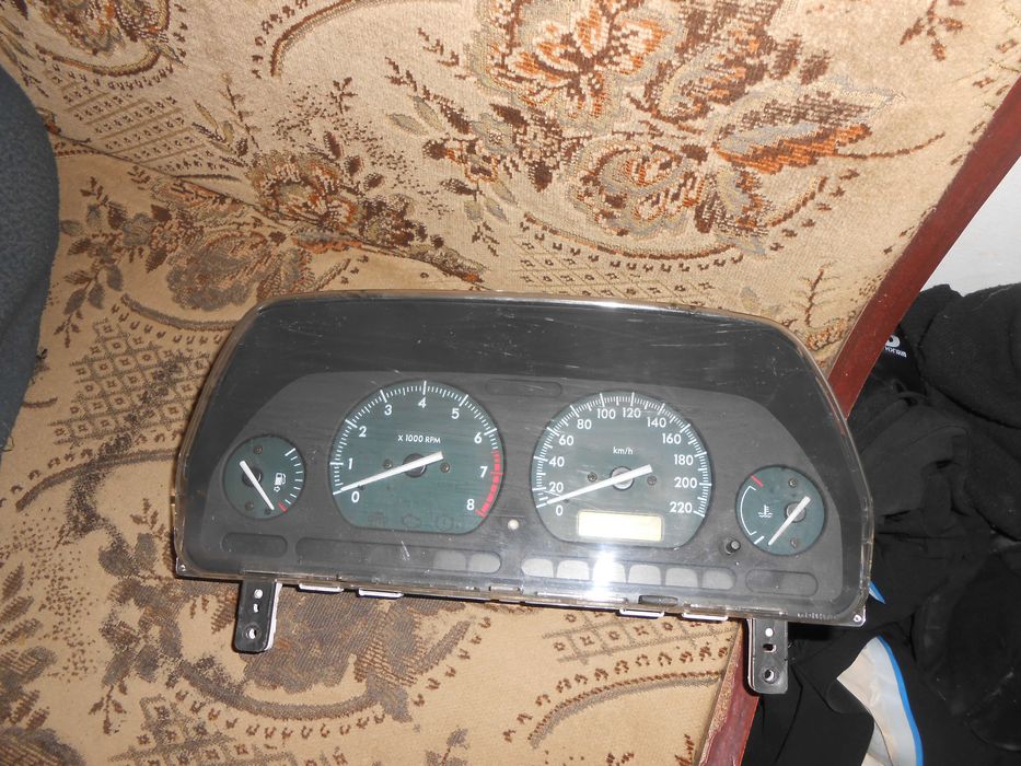 licznik,reflektor,lusterko europa 1.8 freelander rok 2002