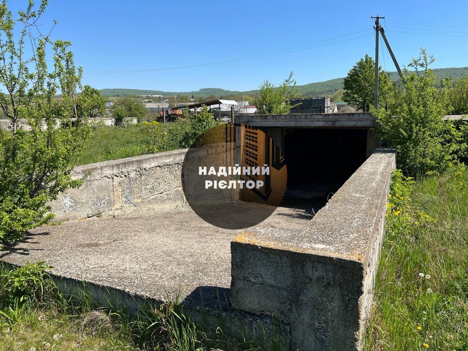 Продається земельна ділянка з готовими фундаментами