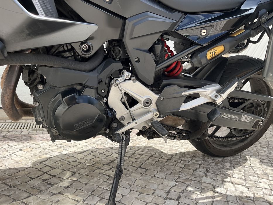 BMW F900XR Triple Black nacional extras