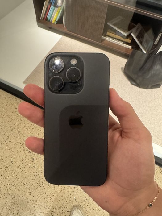 iPhone 15 Pro 128 GB — Danificado por água — Para peças