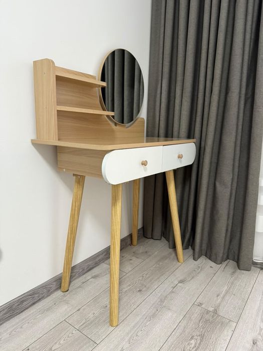 Столик в гарному стані