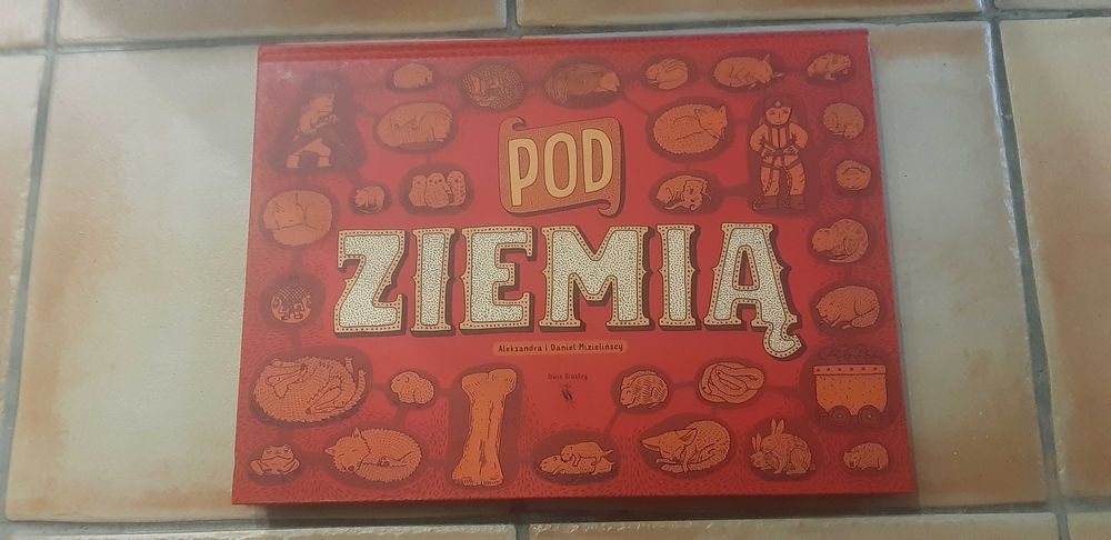 Sprzedam książkę dla dzieci pt. "Pod ziemią , pod wodą"