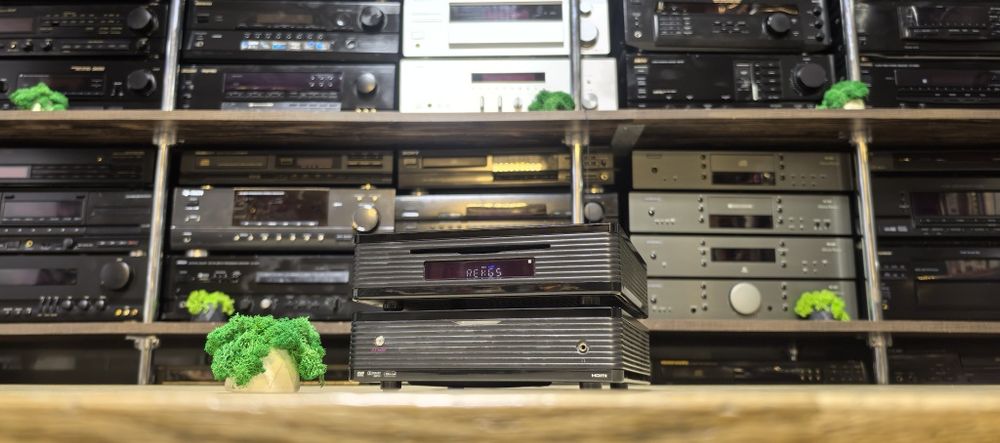 Комплект Universum DVD-DR 1080/2шт./HDMI/USB/4Ω