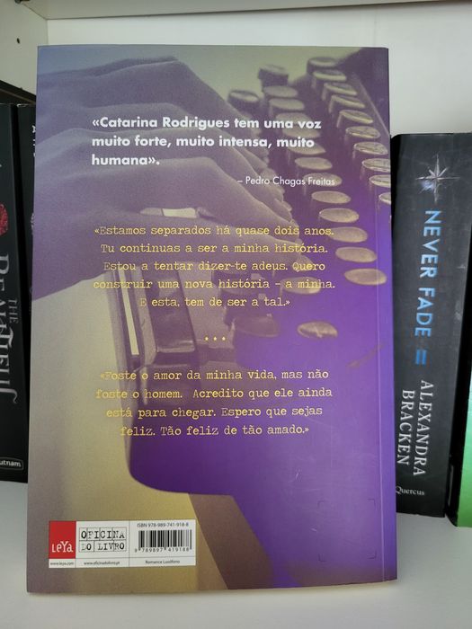 Livro 1001 Coisas que nunca te disse de Catarina Rodrigues