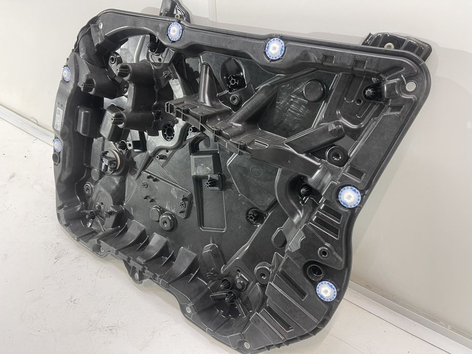 Склопідйомник BMW G05