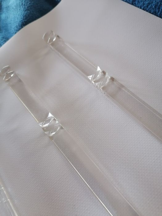 Suportes para cortinados em acrílico