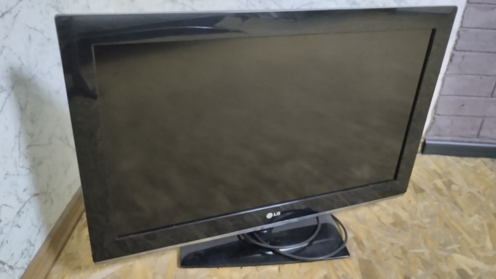 Телевизор LG 32 диагональ и смарт приставка на андроиде