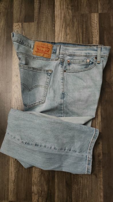 świetne spodnie LEVI'S  514  33/32  w super stanie