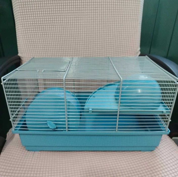 Gaiola para Hamster Azul – excelente estado mais Bebedouro Oferta
