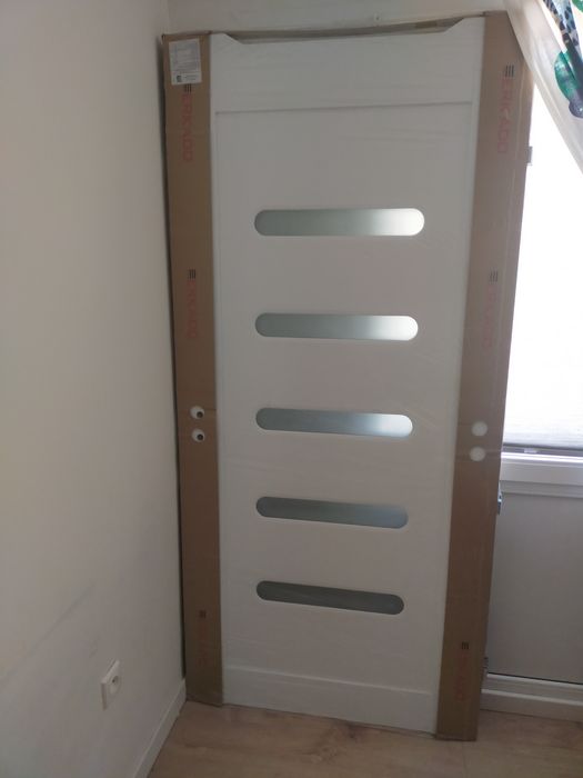 Drzwi ERKADO EWODIA 1 lewe 90 kora biała PREMIUM i ościeżnica 160-180