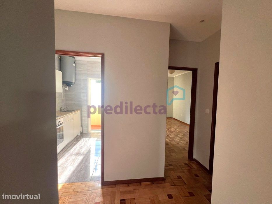 REF4149 - T2 Faria Guimarães, Porto