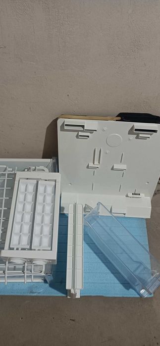 холодильник LG GB7143A2HZ полки шухляди холодильник LG GB7143A2HZ