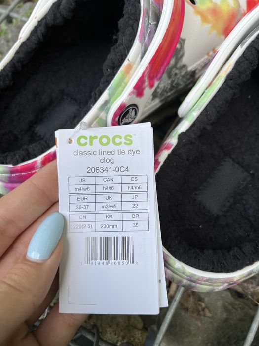 Crocs нові оригінальні крокси tie dye з хутром тапочки утепленні lined