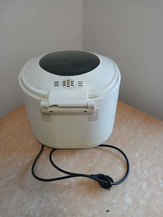 Хлібопічка DeLonghi робоча, в доброму стані
